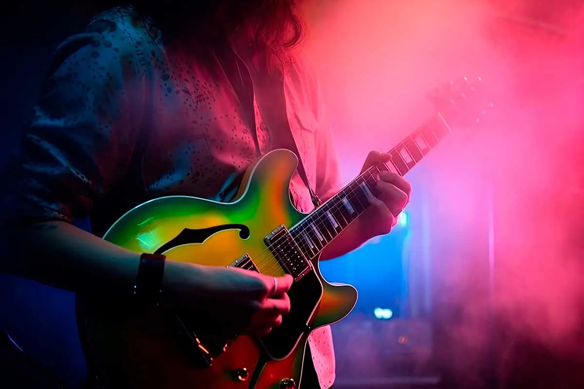 Deixe seu instrumento falar: descubra os benefícios das aulas de música virtual