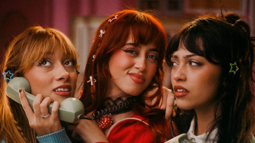 O trio de irmãs Mariasss lança nova música “Imaginário” e...