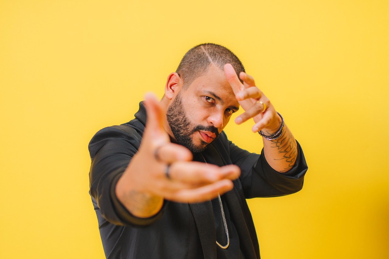 Projota revisita sua própria história e lança suas mixtapes...
