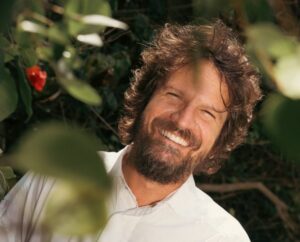 Saulo Fernandes lança segunda e última parte do nono álbum...