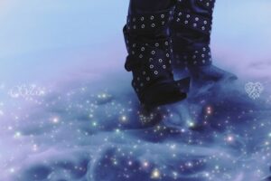 Integrante do MAMAMOO, Solar revela pôster misterioso de...