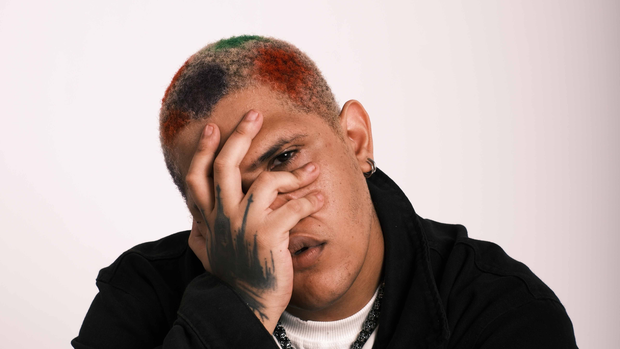 Kamaitachi lança “Fantasia Sombria” acompanhada de...