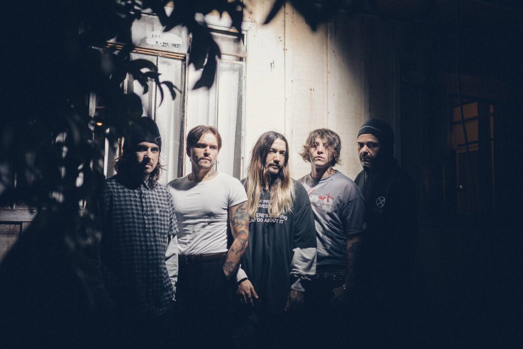 BAD LUV lança novo single “FURACÃO”, um grito de fúria e...